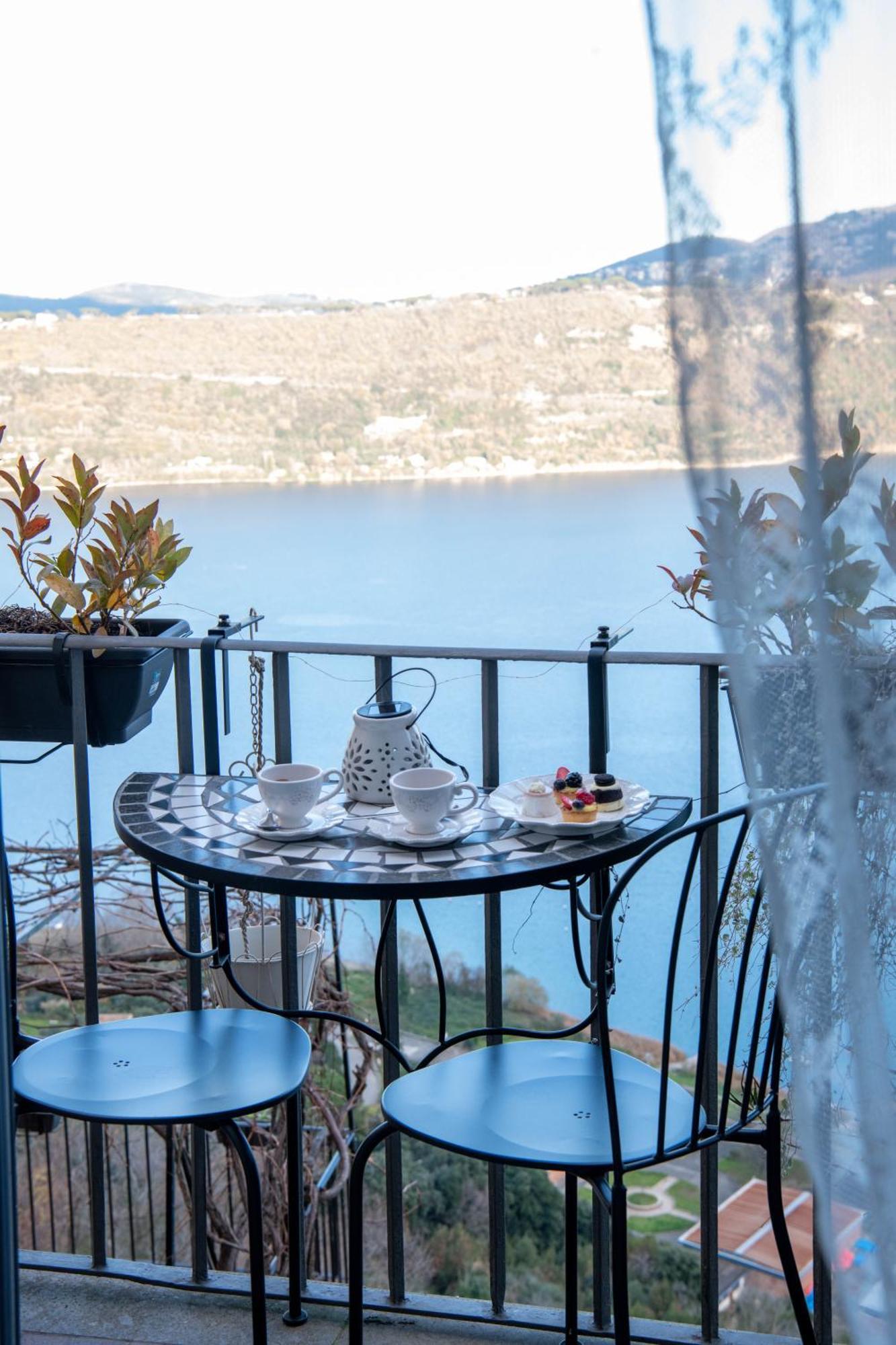 B&B Carpe Diem Vista Lago Castel Gandolfo Exterior photo
