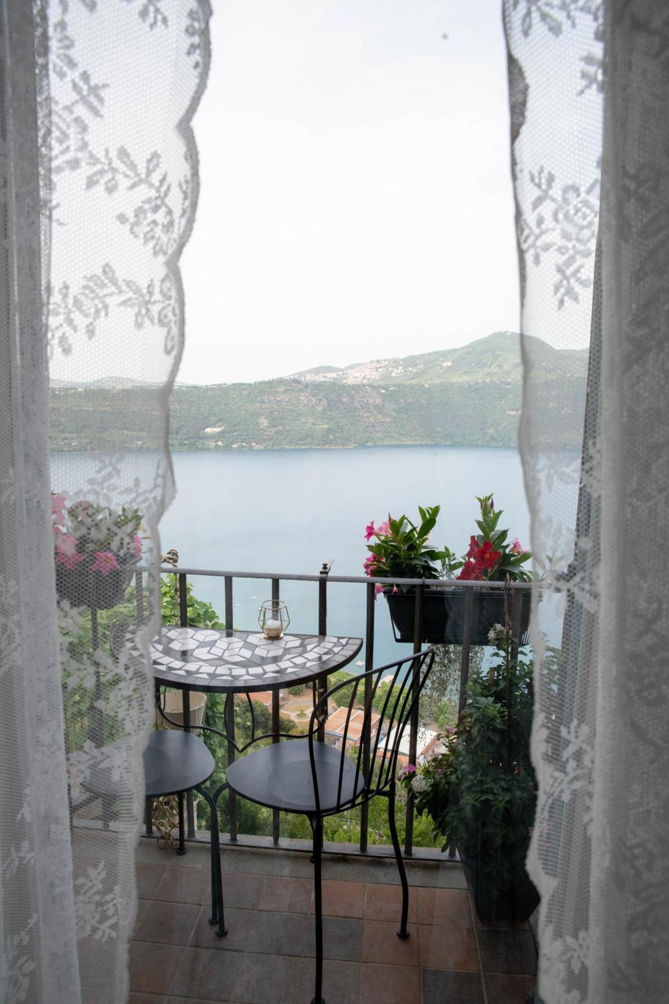 B&B Carpe Diem Vista Lago Castel Gandolfo Exterior photo